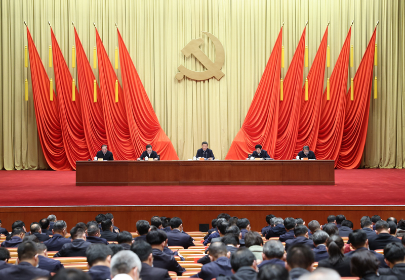 3月1日，2022年春季学期中央党校（国家行政学院）中青年干部培训班在中央党？。中共中央总书记、国家主席、中央军委主席习近平在开班式上揭晓主要讲话。 新华社记者 刘彬 摄